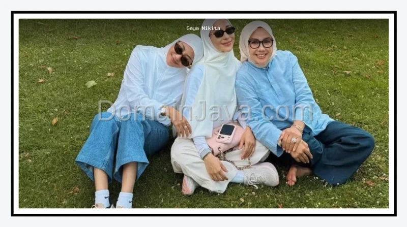 Gaya Nikita Willy dan Keluarga saat Berlibur ke Denmark, Serba Biru!